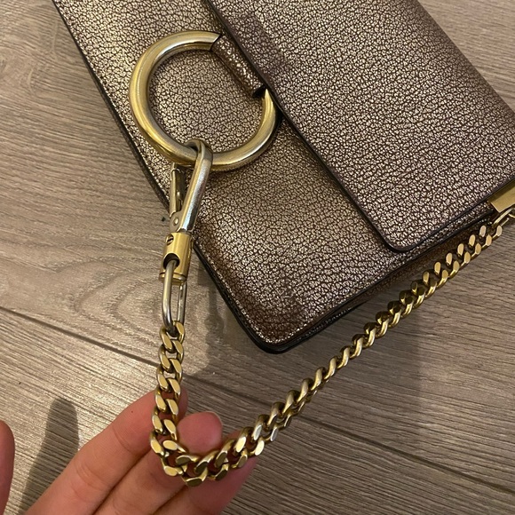 Chloe metallic goatskin small Faye crossbody bag - Picture 11 of 12
